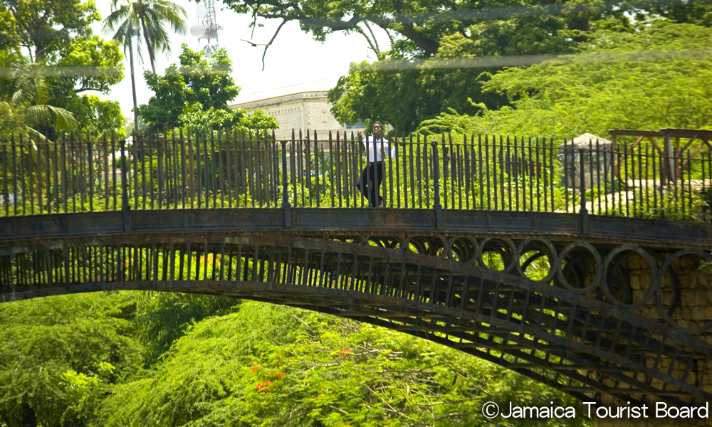 カリブ海初の鉄橋　First Iron Bridge In The Caribbean